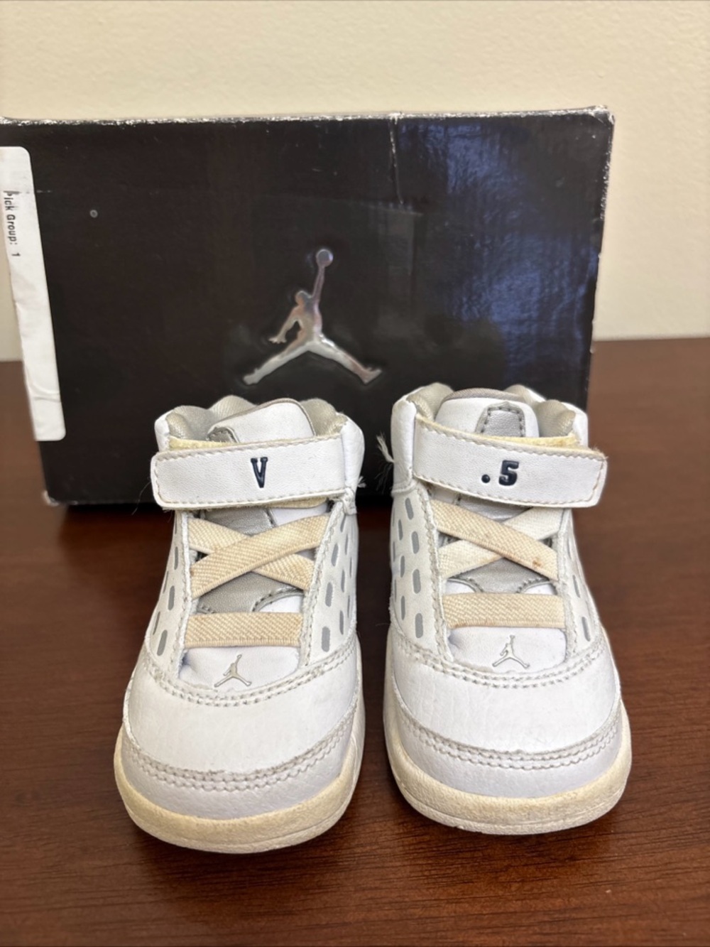Jordan Melo 5.5 Little Kids White Silver Grey RARE 311864 101